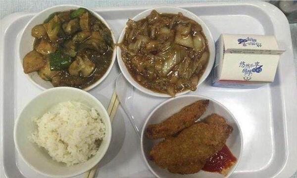 5元工廠食堂夥食